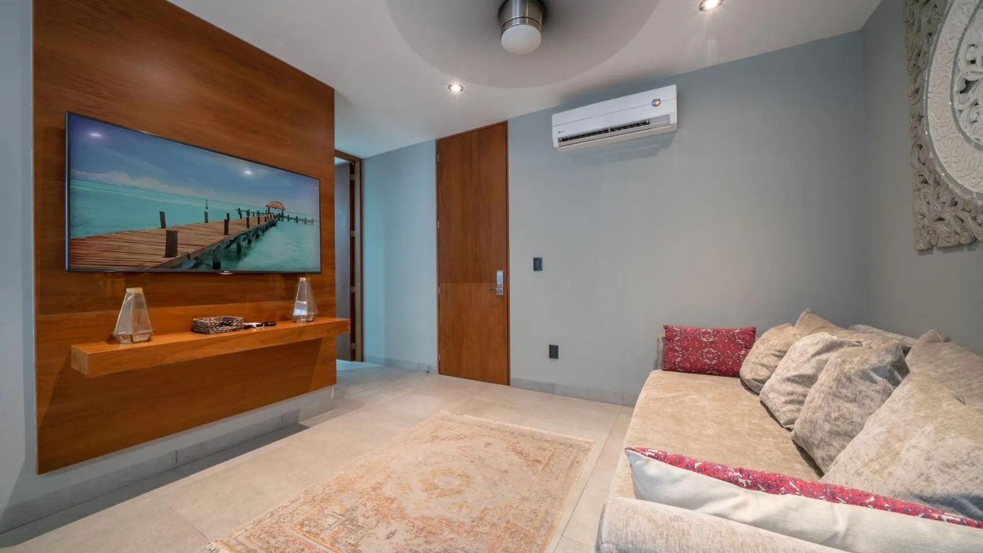 1 Bedroom Condo With Rooftop Pool & Bar - At It Residences - Condo Iris Playa del Carmen Apartment