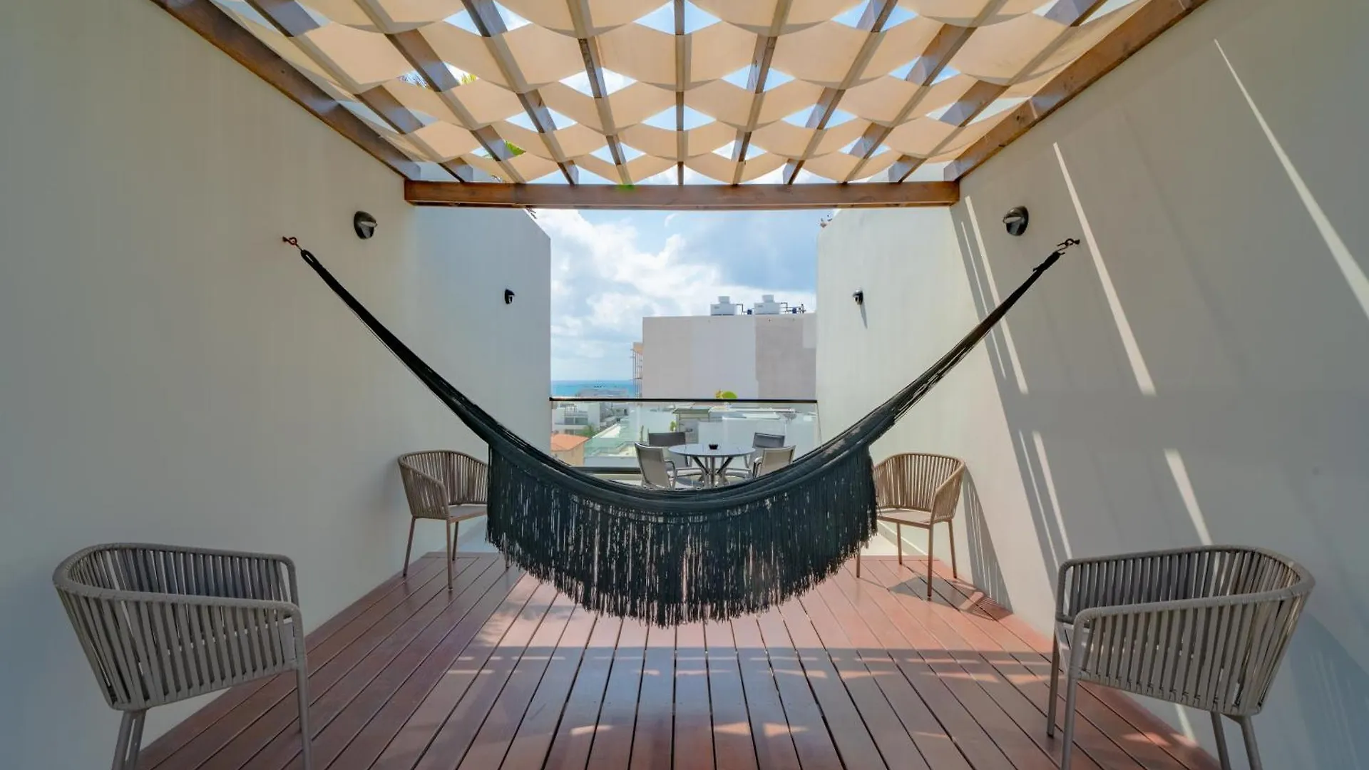 1 Bedroom Condo With Rooftop Pool & Bar - At It Residences - Condo Iris Playa del Carmen Apartment