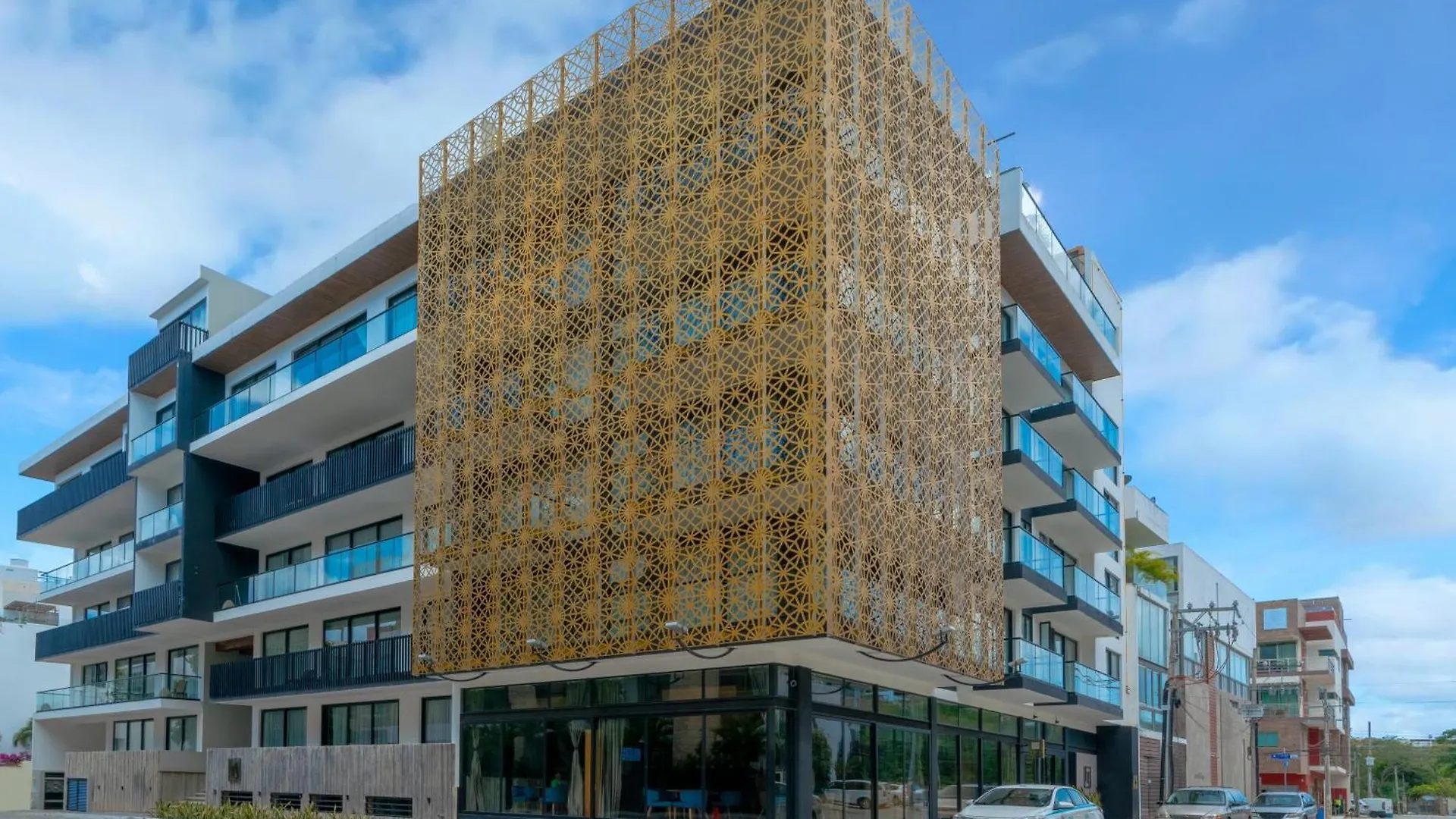 1 Bedroom Condo With Rooftop Pool & Bar - At It Residences - Condo Iris Playa del Carmen